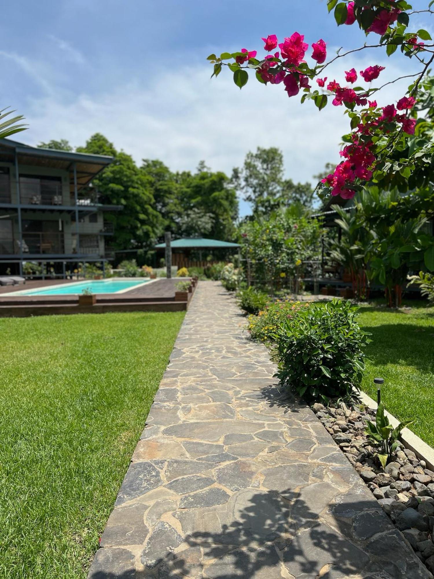 Drakes Bay Southern Drake Lodge מראה חיצוני תמונה