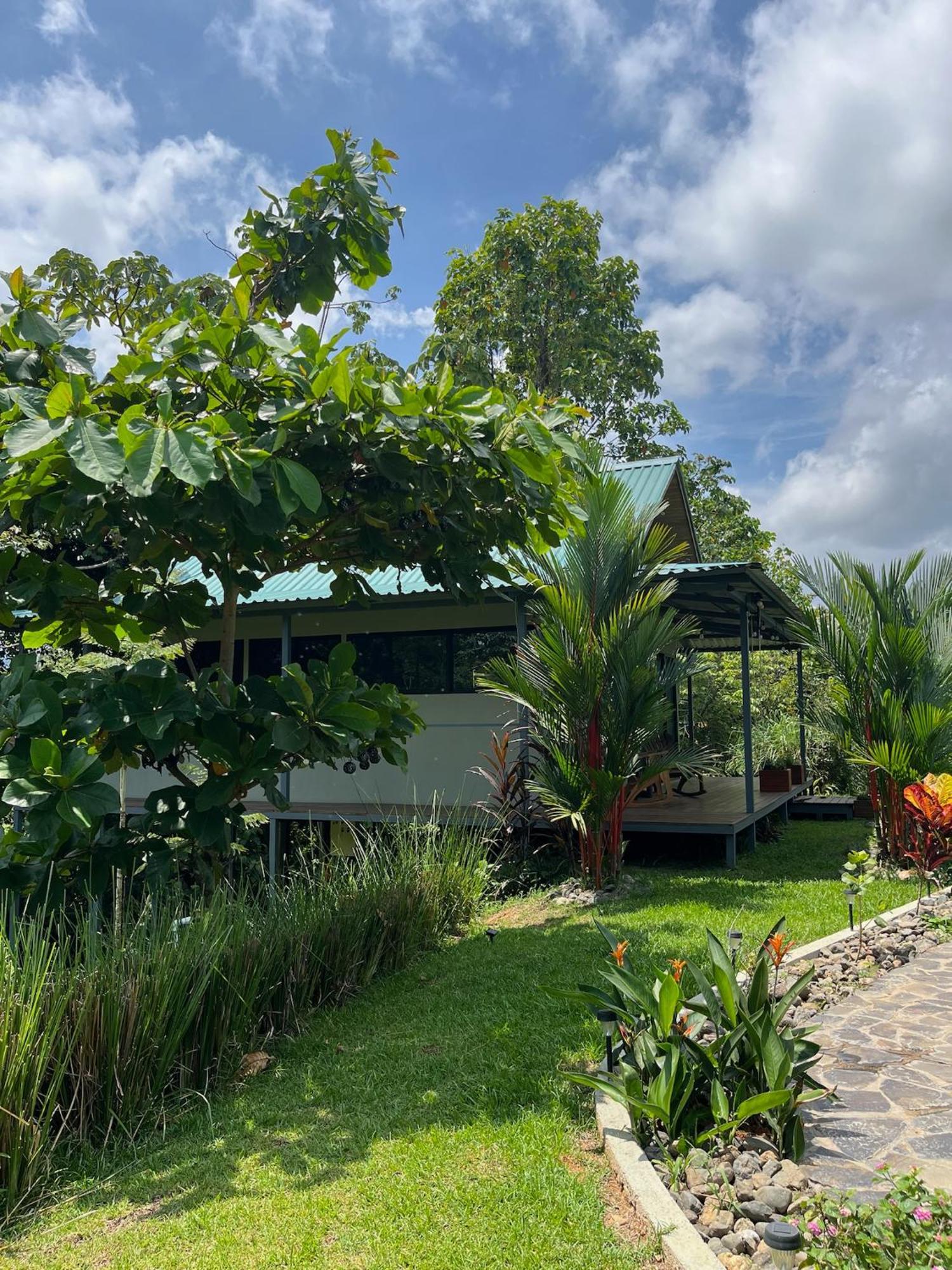 Drakes Bay Southern Drake Lodge מראה חיצוני תמונה