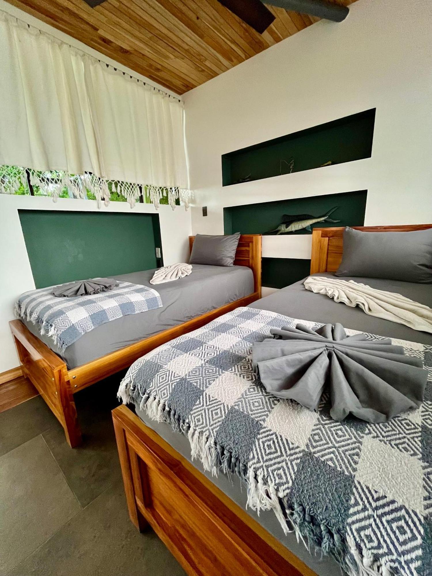 Drakes Bay Southern Drake Lodge מראה חיצוני תמונה